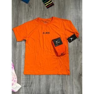 Michael Jordan orange short sleeve, Paris, T-shirt youth XL  Nike orange socks,